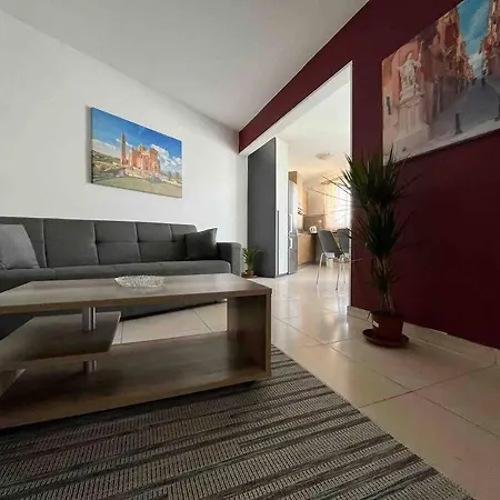 Lovely 3 Bedroom 아파트 *