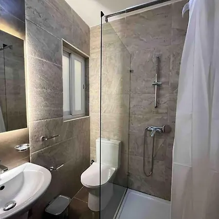 Lovely 3 Bedroom *