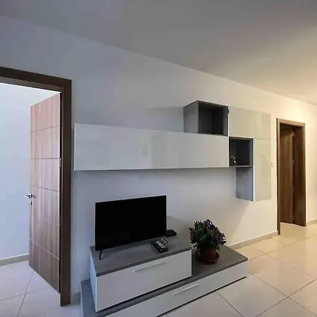 Апартаменты Lovely 3 Bedroom *