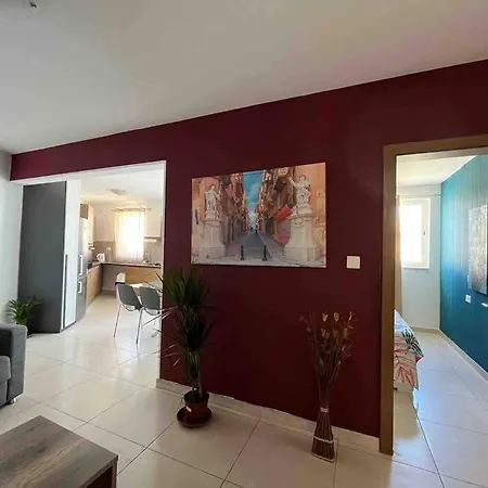 Lovely 3 Bedroom *