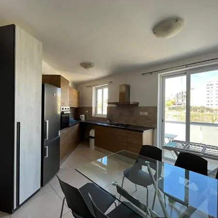 Lovely 3 Bedroom * St. Julian's